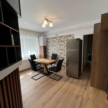 Bingo Apartman Cristuru Secuiesc Екстериор снимка